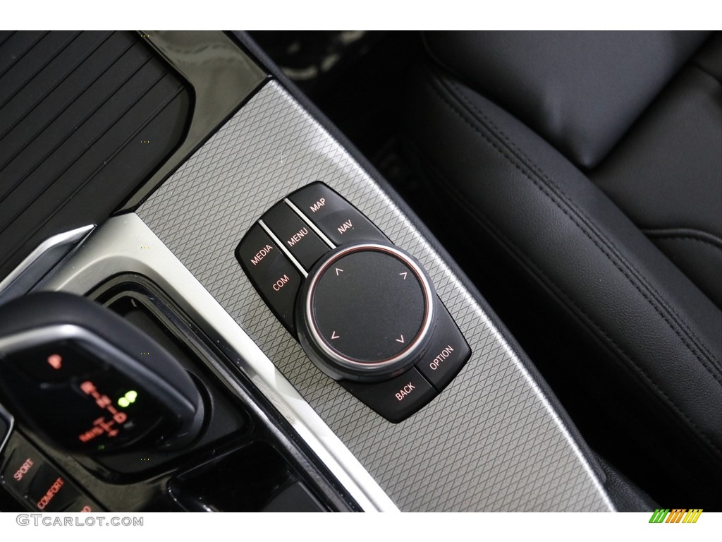 2020 BMW X3 xDrive30i Controls Photos