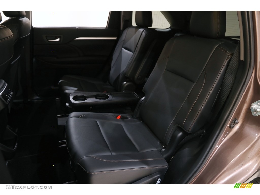 2019 Highlander XLE AWD - Toasted Walnut Pearl / Black photo #17