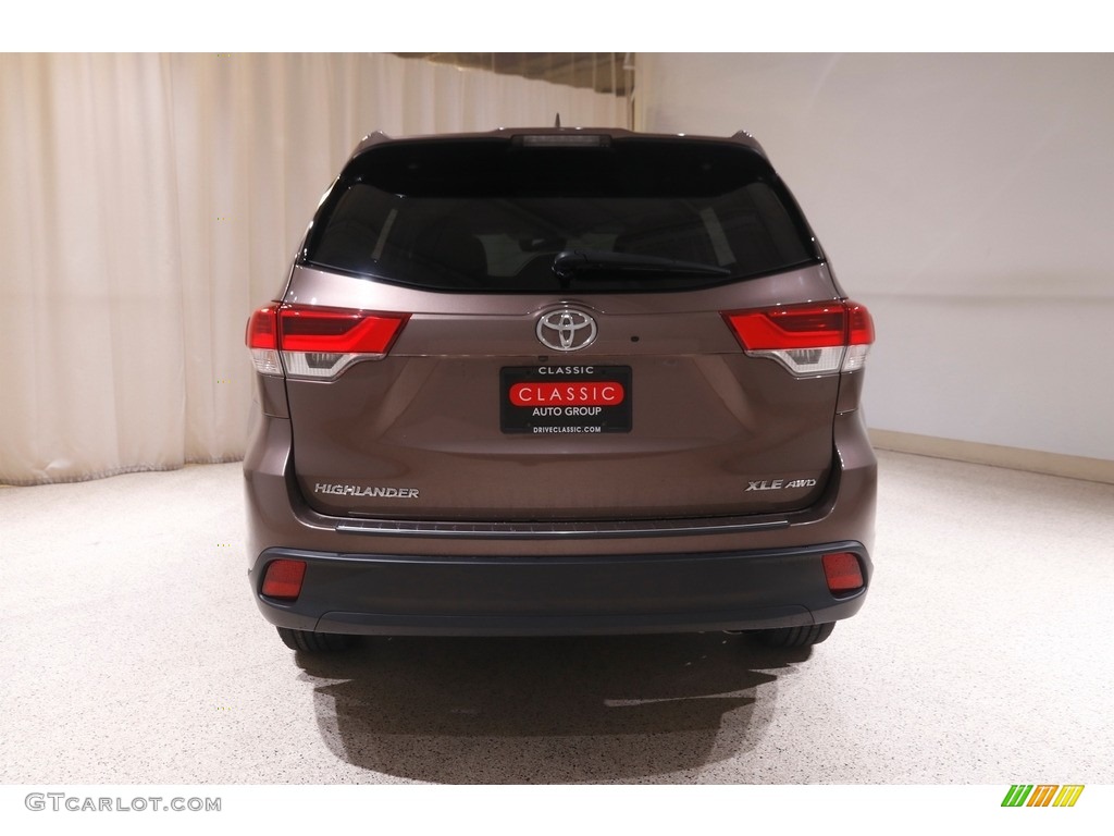 2019 Highlander XLE AWD - Toasted Walnut Pearl / Black photo #19