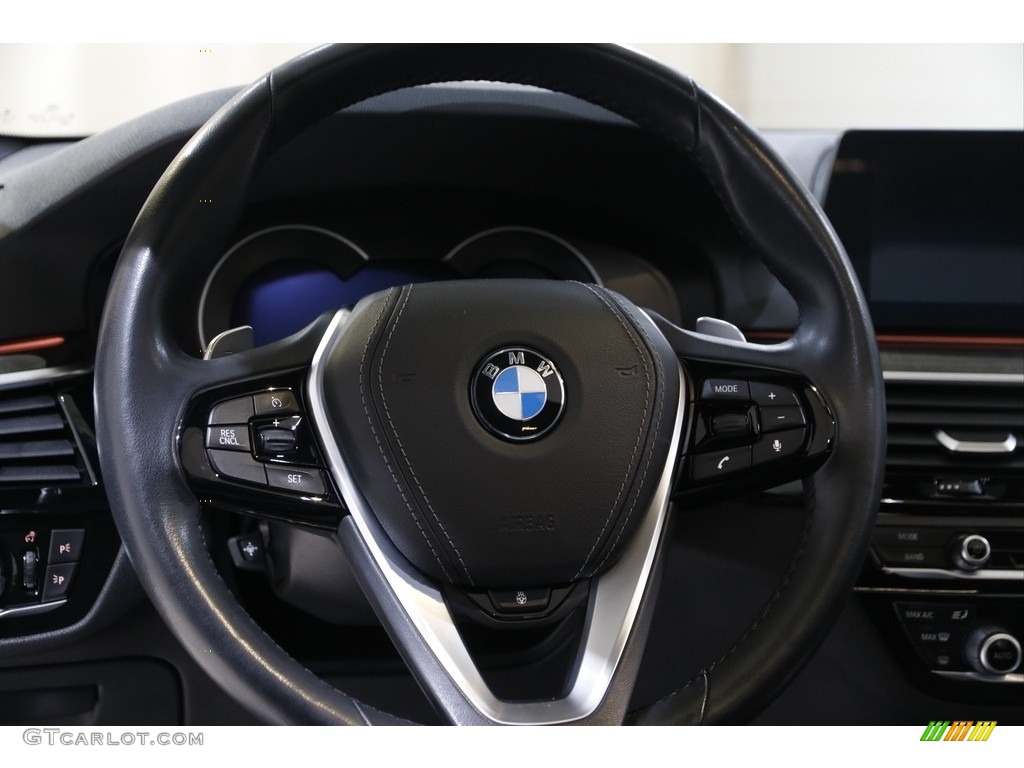 2019 BMW 5 Series 540i xDrive Sedan Steering Wheel Photos