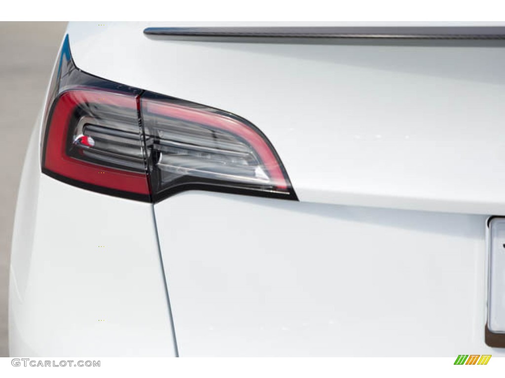 2022 Model Y Performance AWD - Pearl White Multi-Coat / White/Black photo #10