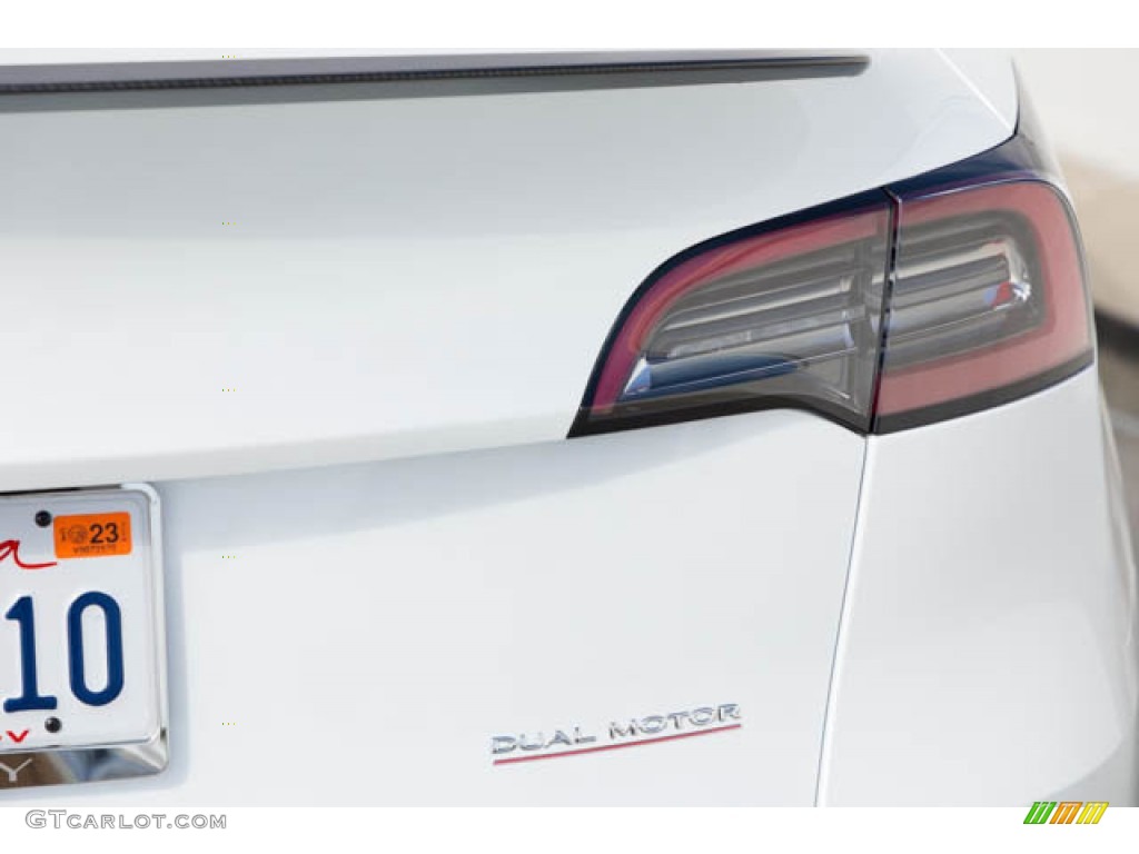 2022 Model Y Performance AWD - Pearl White Multi-Coat / White/Black photo #11