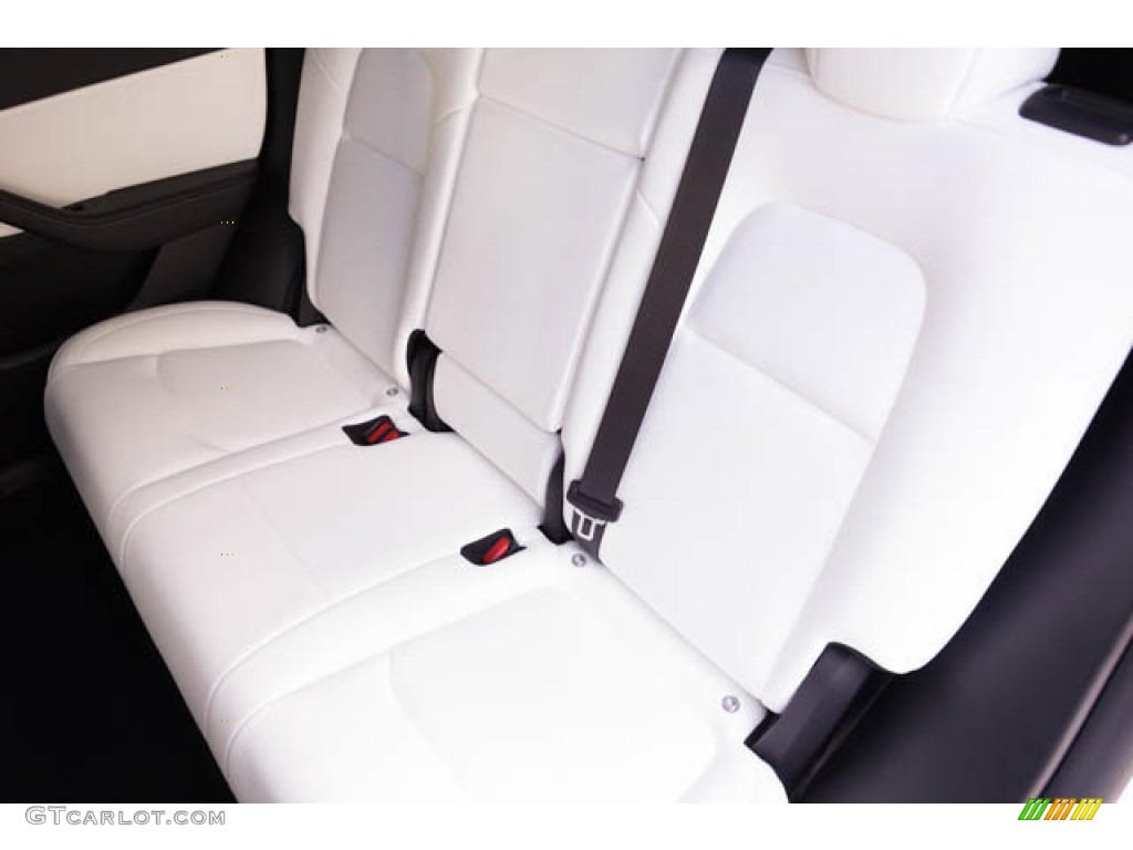 2022 Model Y Performance AWD - Pearl White Multi-Coat / White/Black photo #18