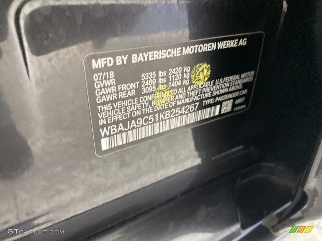 2019 5 Series 530e iPerformance Sedan - Dark Graphite Metallic / Black photo #37