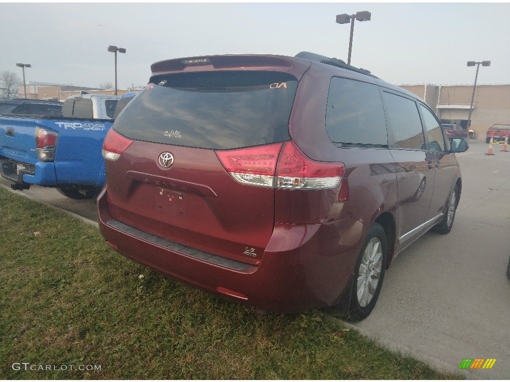 2014 Sienna LE AWD - Salsa Red Pearl / Light Gray photo #2