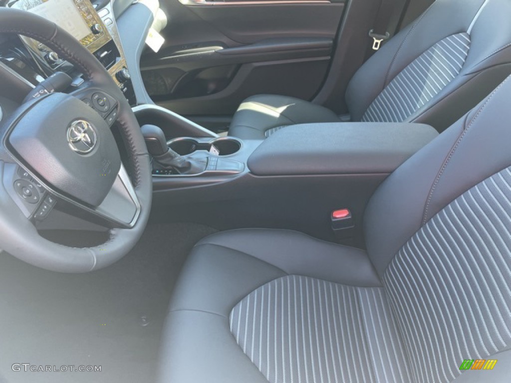 2023 Camry SE Nightshade - Ice Cap / Black photo #4