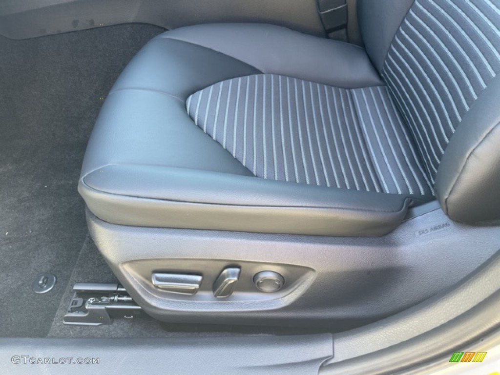2023 Camry SE Nightshade - Ice Cap / Black photo #18