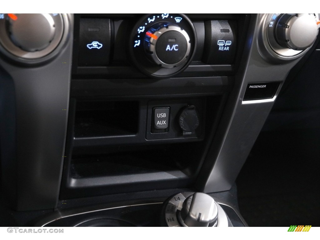 2019 4Runner SR5 4x4 - Nautical Blue Metallic / Graphite photo #13