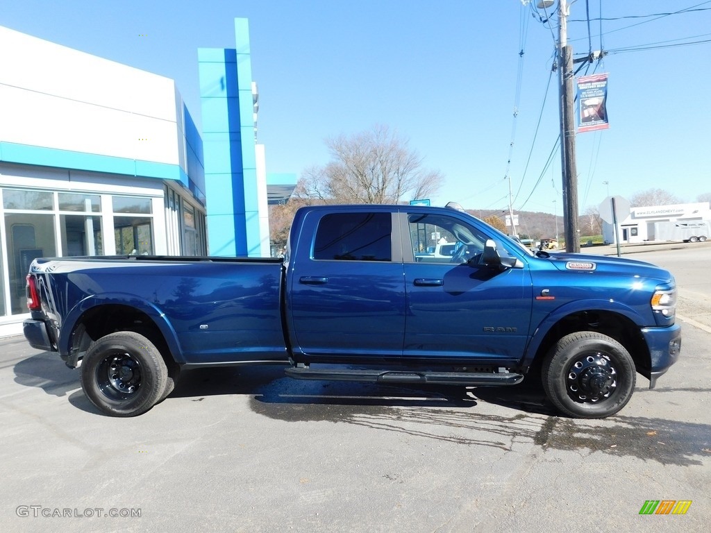 2022 3500 Laramie Crew Cab 4x4 - Patriot Blue Pearl / Black photo #4