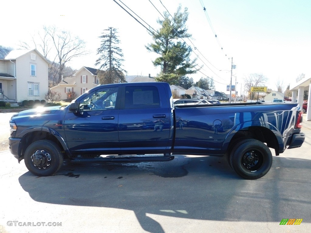 2022 3500 Laramie Crew Cab 4x4 - Patriot Blue Pearl / Black photo #9