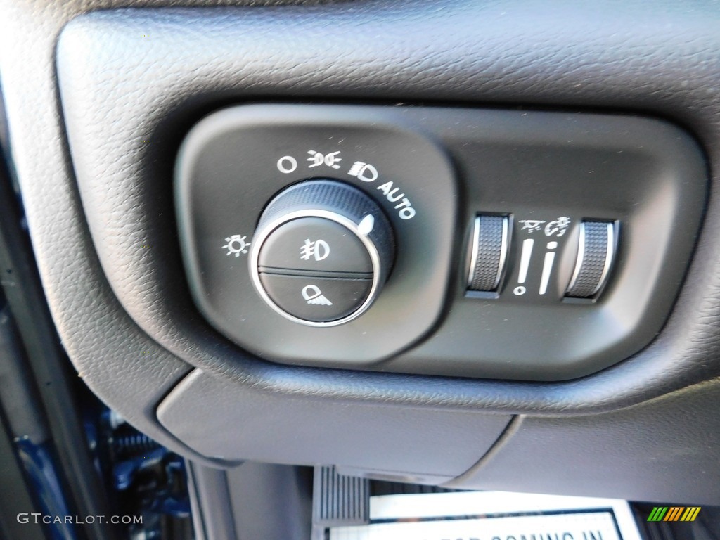 2022 3500 Laramie Crew Cab 4x4 - Patriot Blue Pearl / Black photo #30