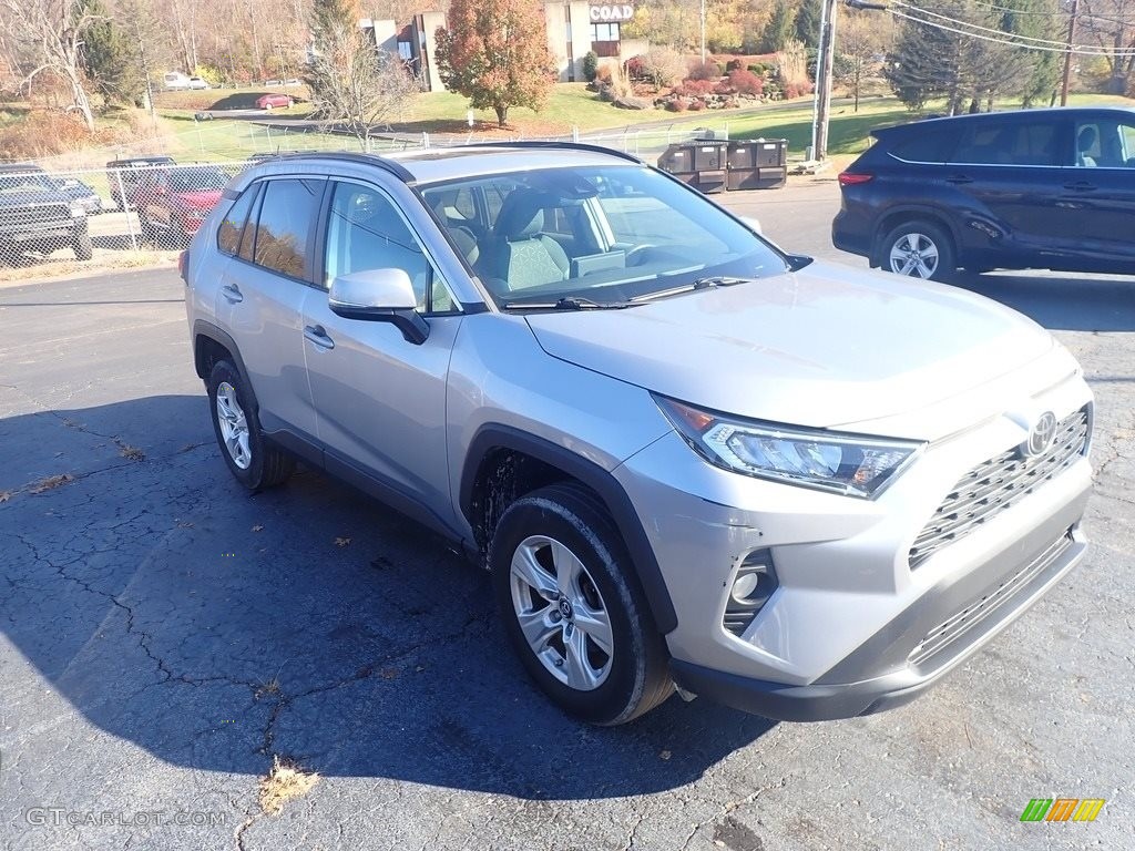 2019 RAV4 XLE - Silver Sky Metallic / Light Gray photo #2
