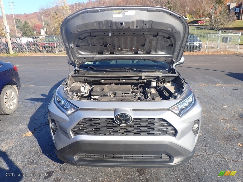 2019 RAV4 XLE - Silver Sky Metallic / Light Gray photo #4