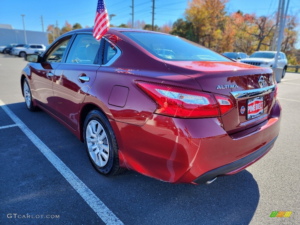 2016 Altima 2.5 S - Cayenne Red / Beige photo #15