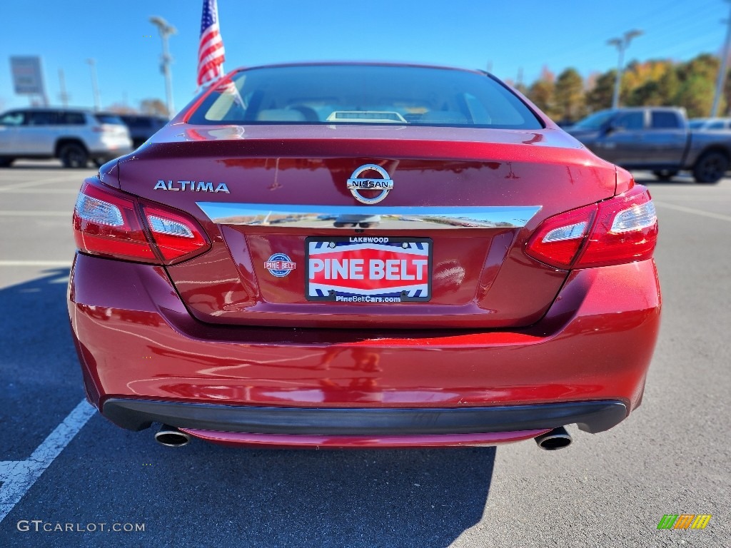 2016 Altima 2.5 S - Cayenne Red / Beige photo #16