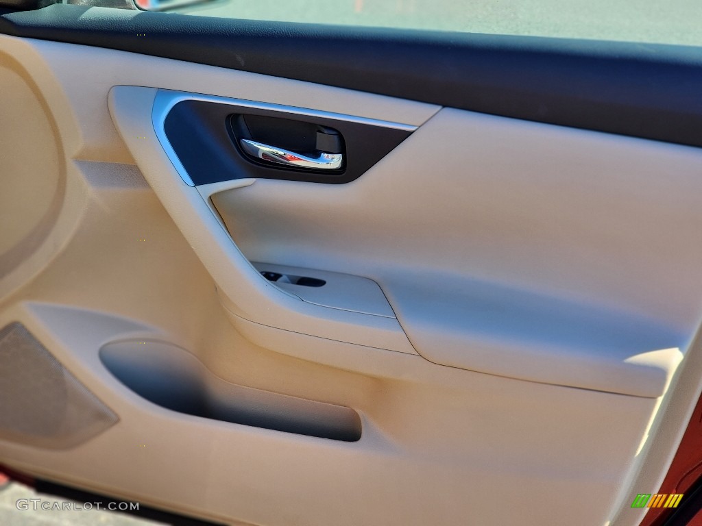 2016 Altima 2.5 S - Cayenne Red / Beige photo #22
