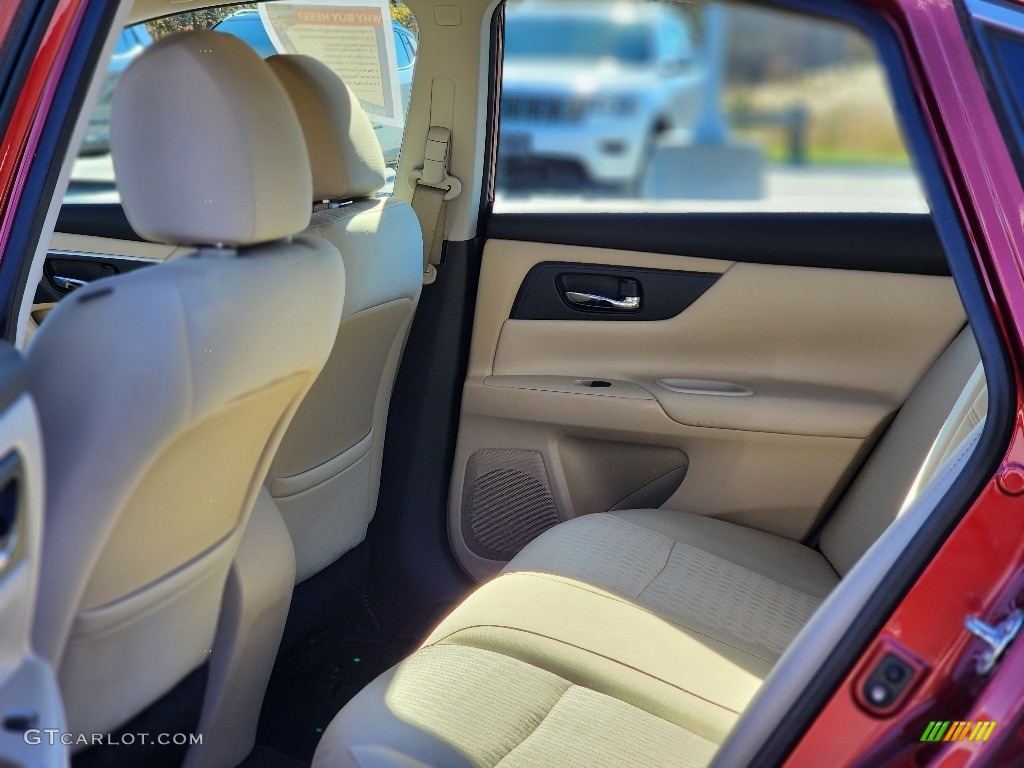 2016 Altima 2.5 S - Cayenne Red / Beige photo #30
