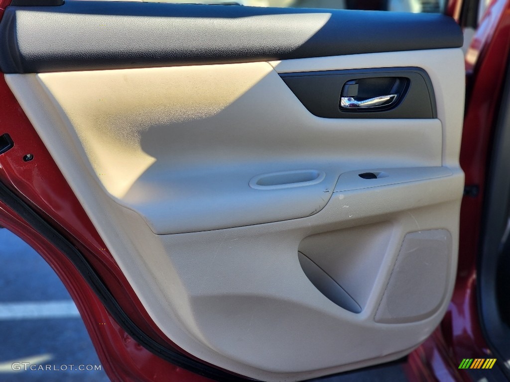 2016 Altima 2.5 S - Cayenne Red / Beige photo #31