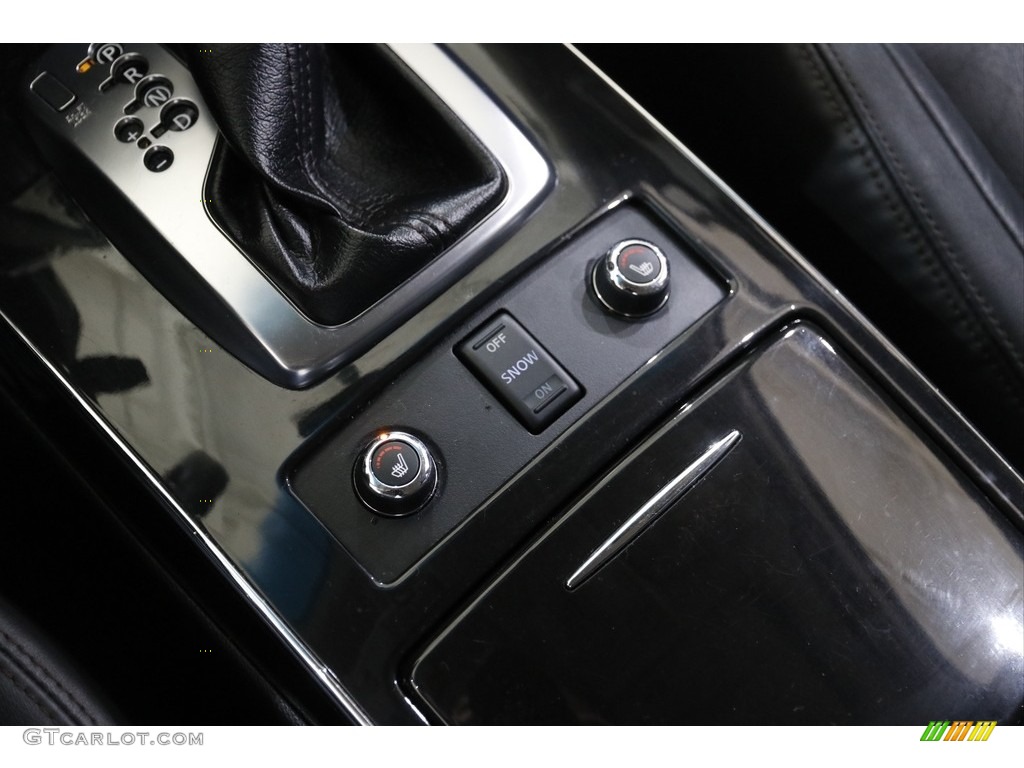 2017 QX70 AWD - Liquid Platinum / Graphite photo #15