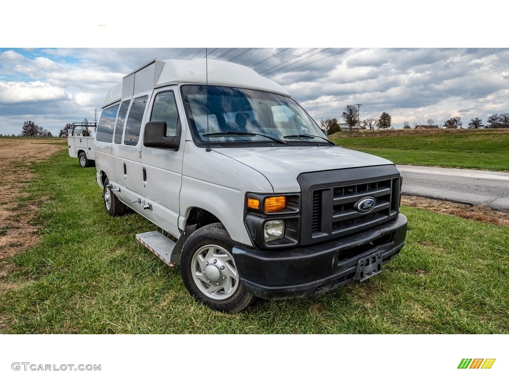 2014 E-Series Van E150 Cargo Van - Oxford White / Medium Flint photo #1