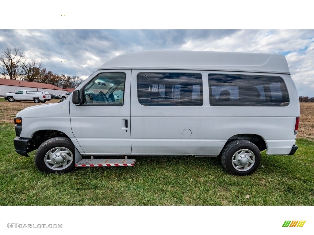 2014 E-Series Van E150 Cargo Van - Oxford White / Medium Flint photo #7