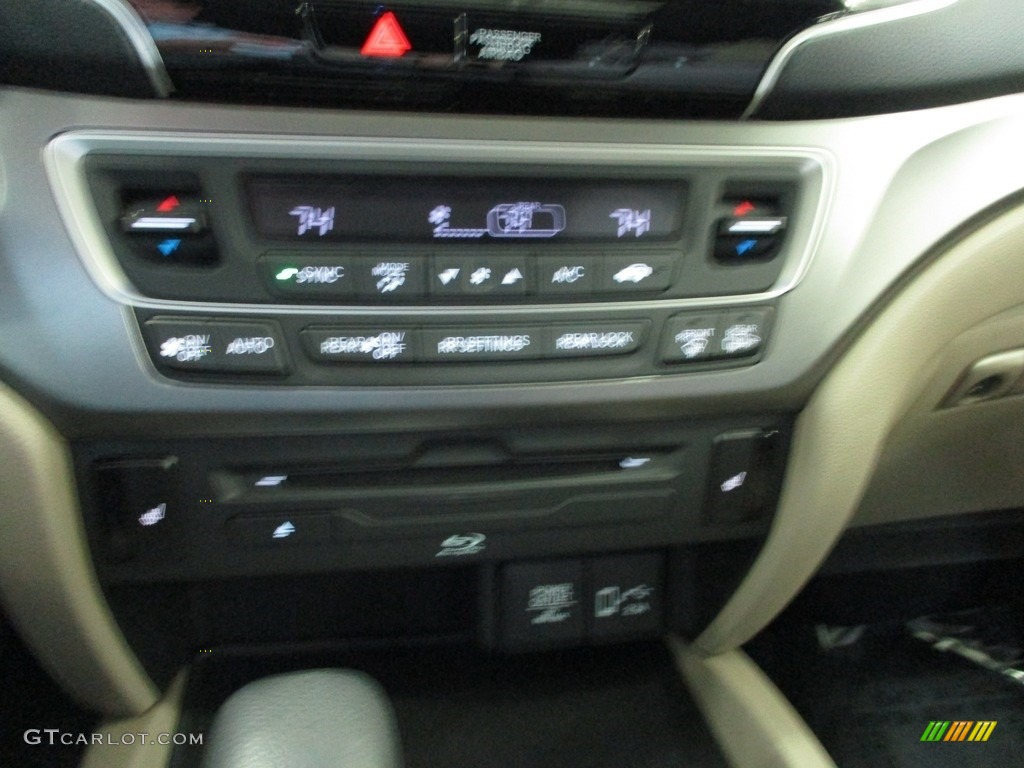 2019 Pilot EX-L AWD - White Diamond Pearl / Beige photo #37