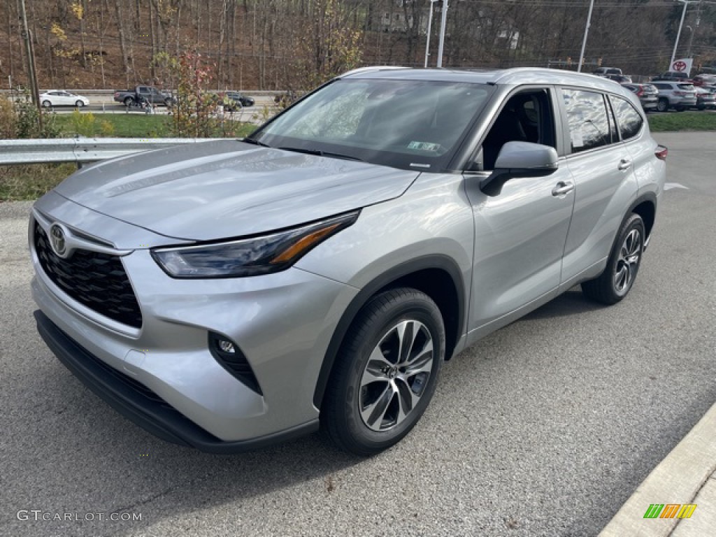 2023 Toyota Highlander XLE Exterior Photos