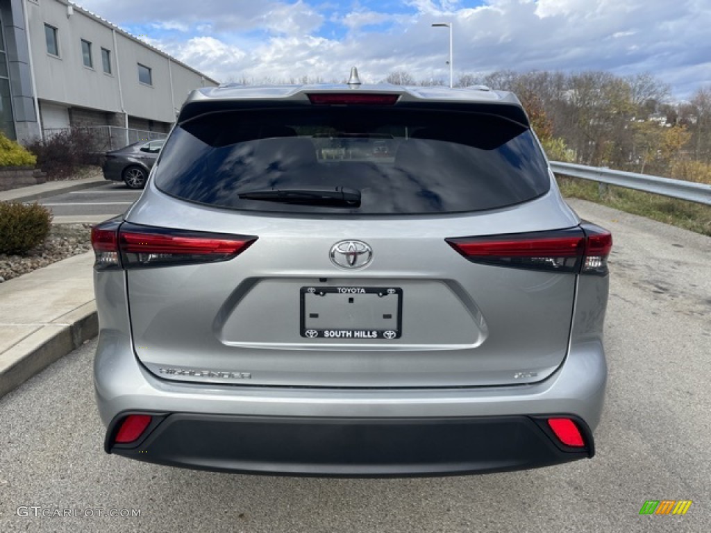 2023 Highlander XLE - Celestial Silver Metallic / Black photo #8