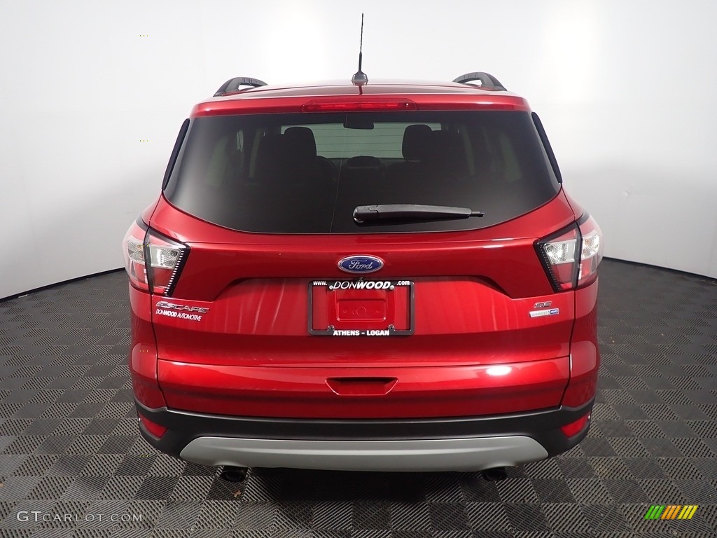 2018 Escape SE 4WD - Ruby Red / Charcoal Black photo #13