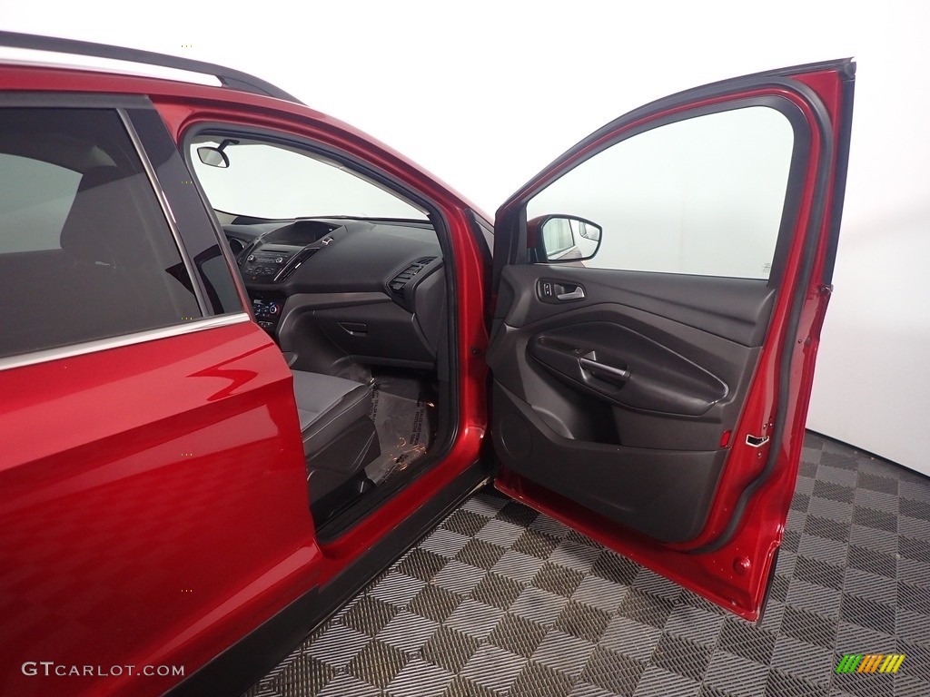 2018 Escape SE 4WD - Ruby Red / Charcoal Black photo #37