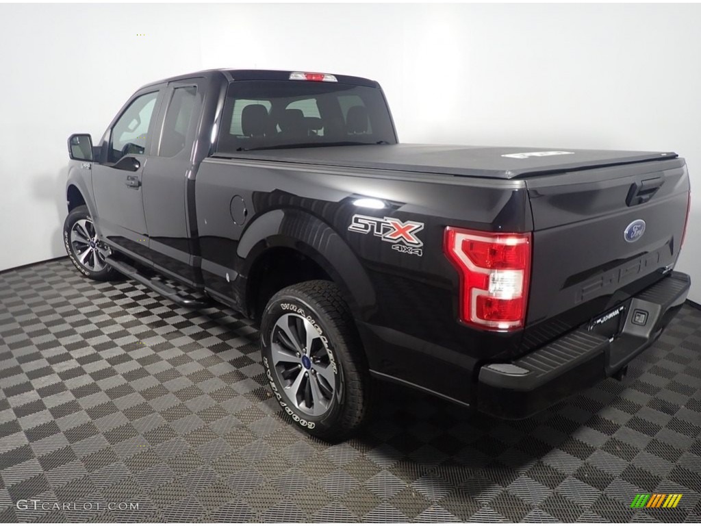 2020 Ford F150 STX SuperCab 4x4 Marks and Logos Photos