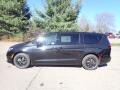 2022 Brilliant Black Crystal Pearl Chrysler Pacifica Hybrid Touring L  photo #2