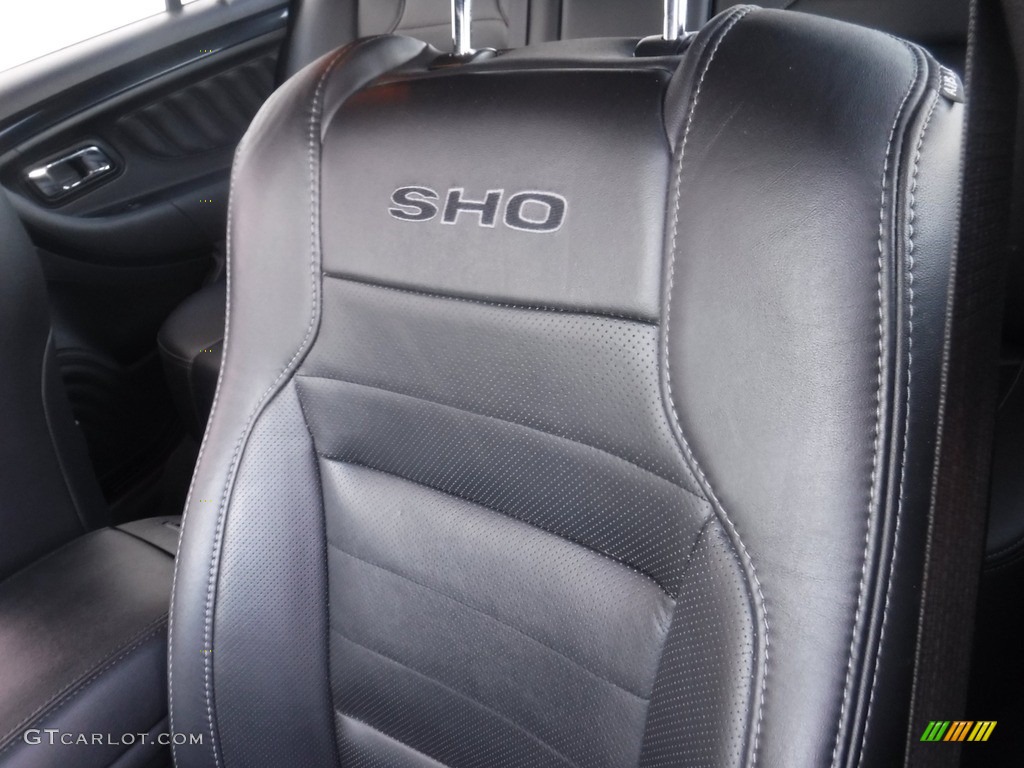 2017 Ford Taurus SHO AWD Marks and Logos Photos