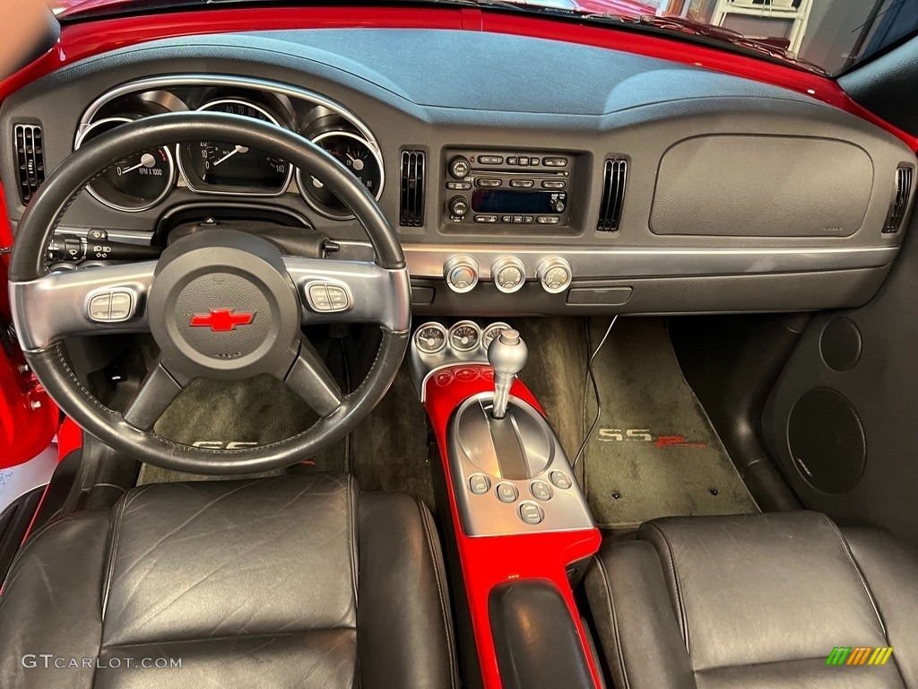 2005 SSR  - Redline Red / Ebony Black photo #10