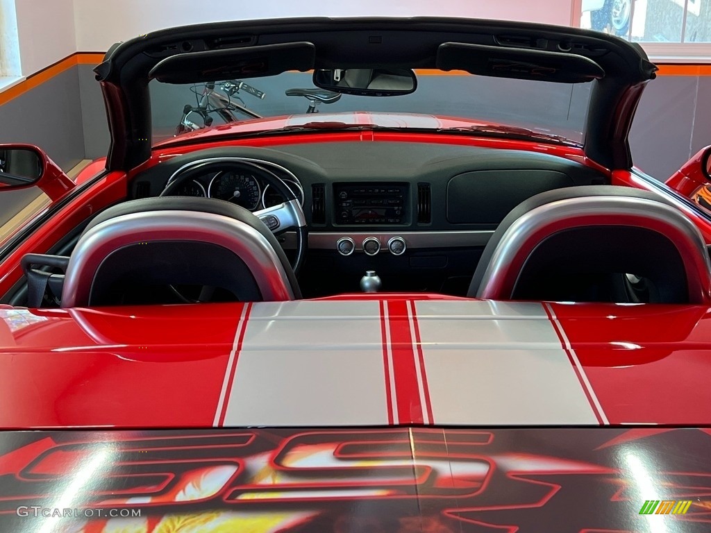 2005 SSR  - Redline Red / Ebony Black photo #21