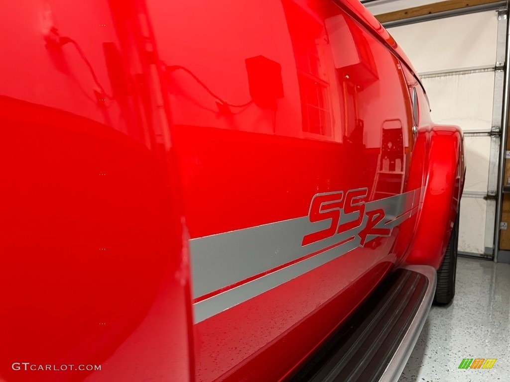 2005 SSR  - Redline Red / Ebony Black photo #24