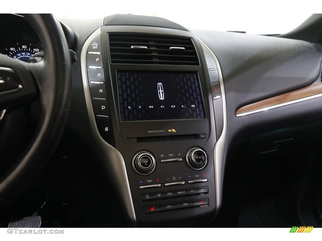 2018 Lincoln MKC Select AWD Controls Photo #145147251