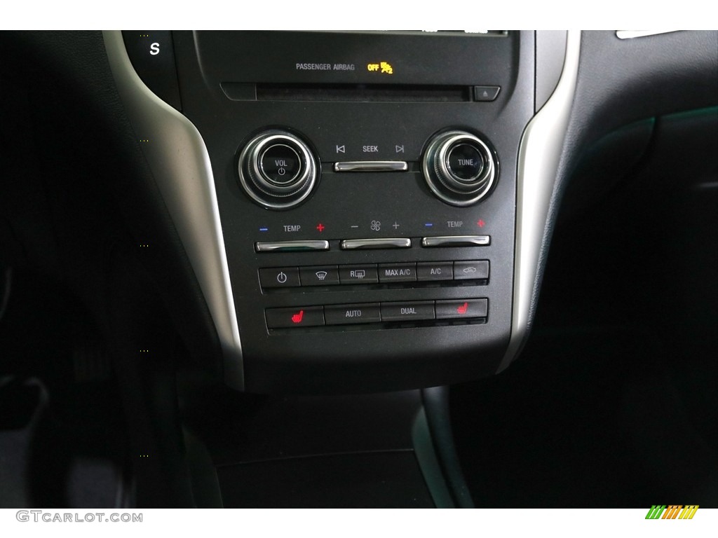 2018 Lincoln MKC Select AWD Controls Photos