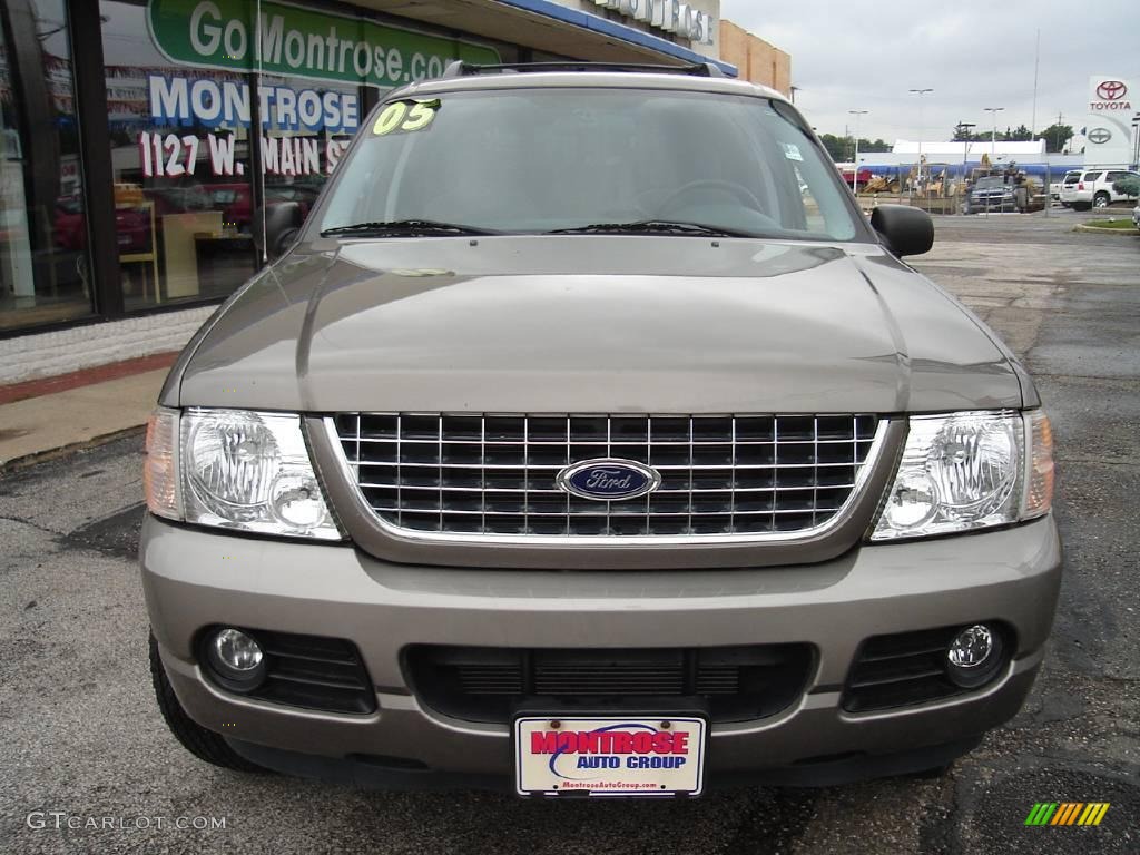 2005 Explorer XLT 4x4 - Mineral Grey Metallic / Graphite photo #8