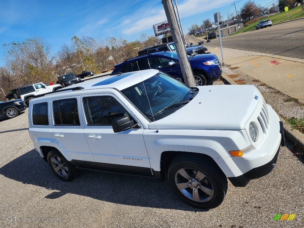 2015 Patriot High Altitude 4x4 - Bright White / Dark Slate Gray/Light Pebble Beige photo #3