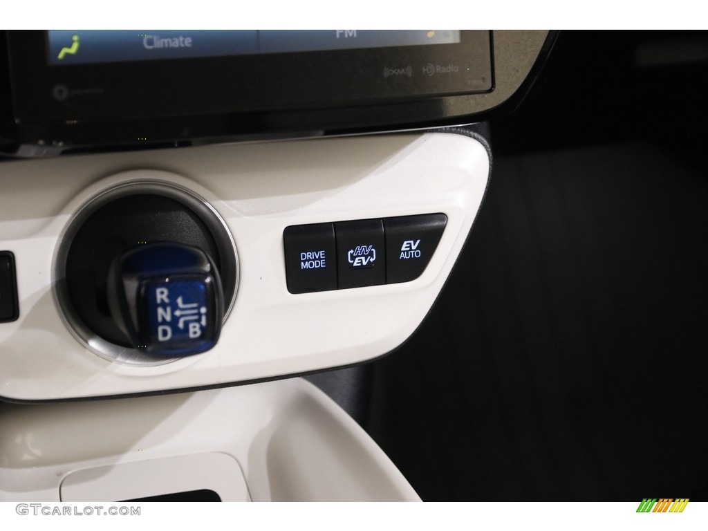 2019 Toyota Prius Prime Premium Controls Photos