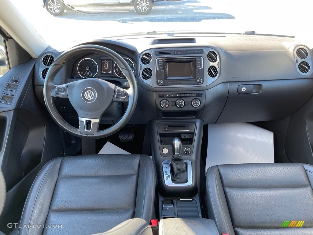 Charcoal Interior 2016 Volkswagen Tiguan R-Line 4MOTION Photo #145154668