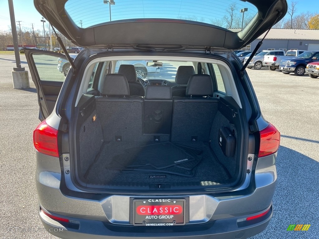 2016 Tiguan R-Line 4MOTION - Pepper Gray Metallic / Charcoal photo #14