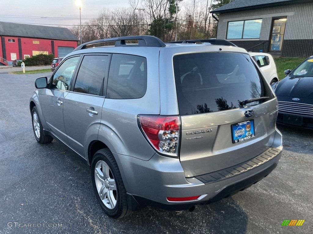 2010 Forester 2.5 X Premium - Steel Silver Metallic / Platinum photo #3