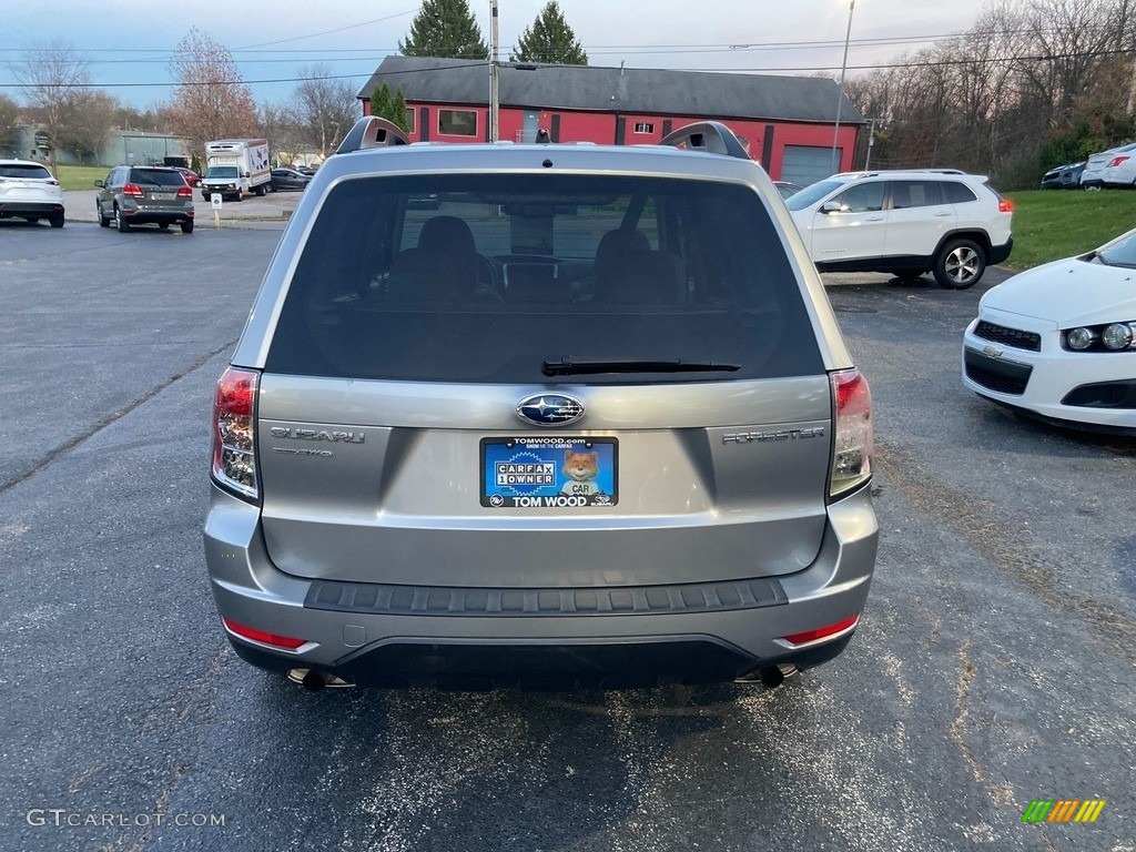 2010 Forester 2.5 X Premium - Steel Silver Metallic / Platinum photo #4