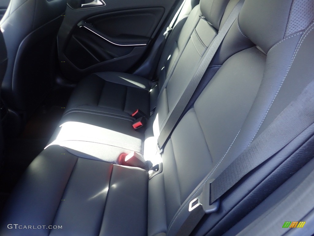 2015 GLA 250 4Matic - Northern Lights Violet Metallic / Black photo #16
