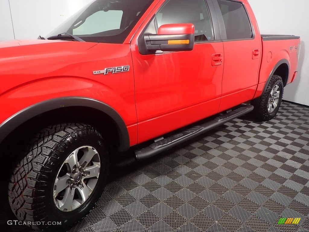 2011 F150 FX4 SuperCab 4x4 - Race Red / Black photo #9