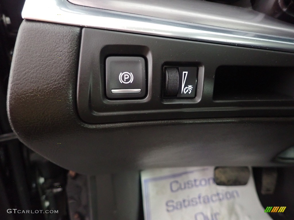 2019 XT5 Luxury AWD - Stellar Black Metallic / Jet Black photo #17