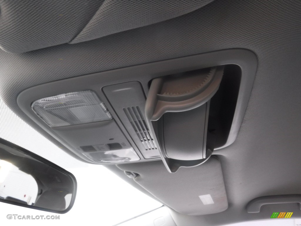 2012 Odyssey LX - Alabaster Silver Metallic / Gray photo #15