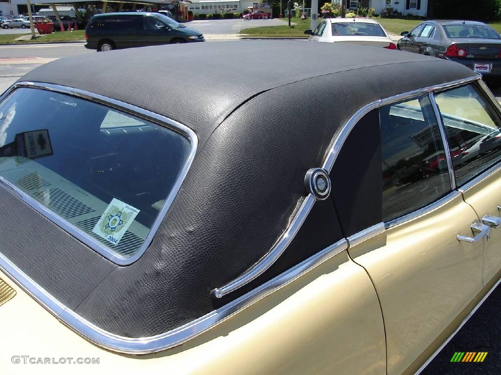 1970 Thunderbird Landau Sedan - Yellow / Black photo #11